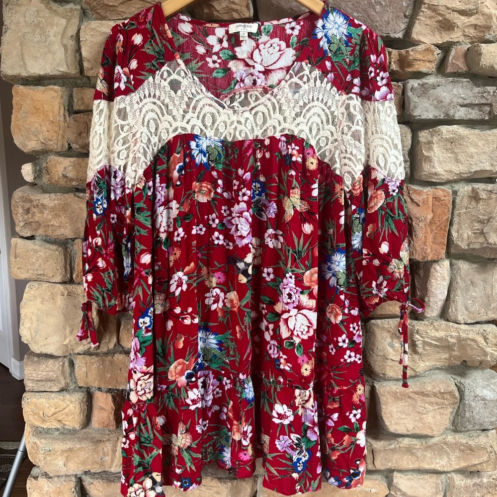 Umgee Red and cream lace accent Floral Top or dress.
